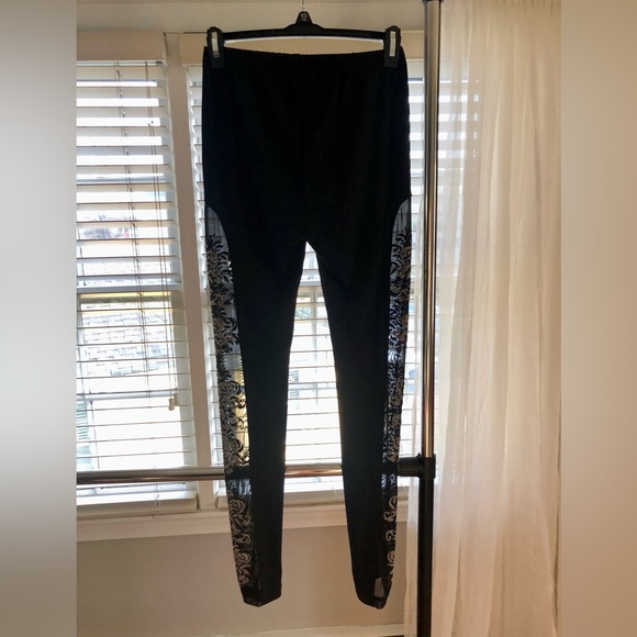 Venus Black Sexy Leggings size small NWOT - Picture 3 of 4